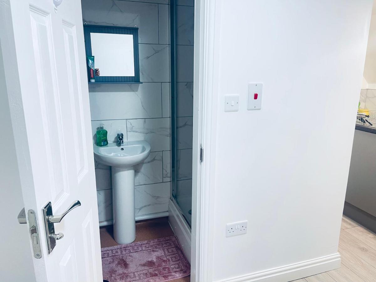 1 Bed Apartment With 2 Beds 1 Double Plus 1 Single Birmingham Exterior foto