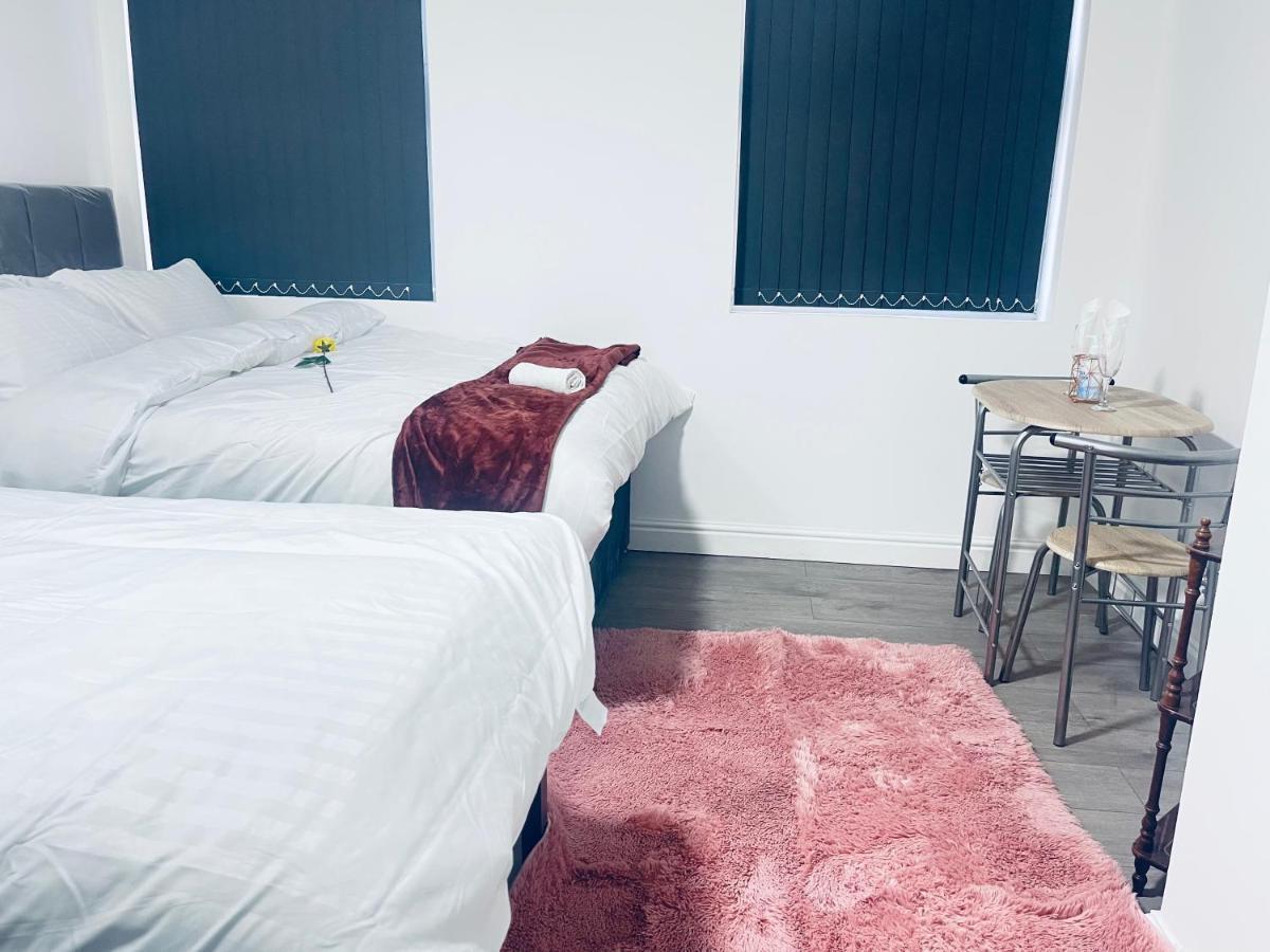 1 Bed Apartment With 2 Beds 1 Double Plus 1 Single Birmingham Exterior foto